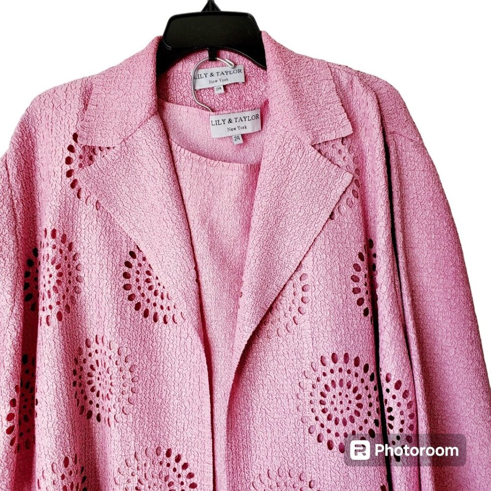 Women’s Lily and Taylor New York 3 Piece Pink Suit Size 24